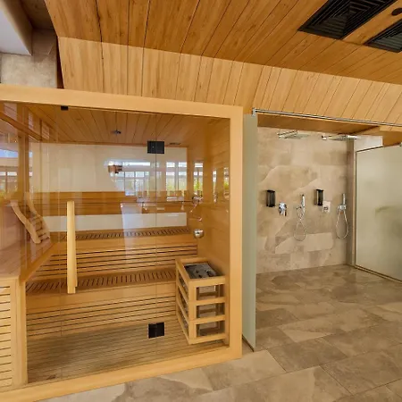 C3 - Alezzi Odyssey Pool & 3*