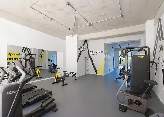 Aparthotel C3 - Alezzi Odyssey Pool & 3*