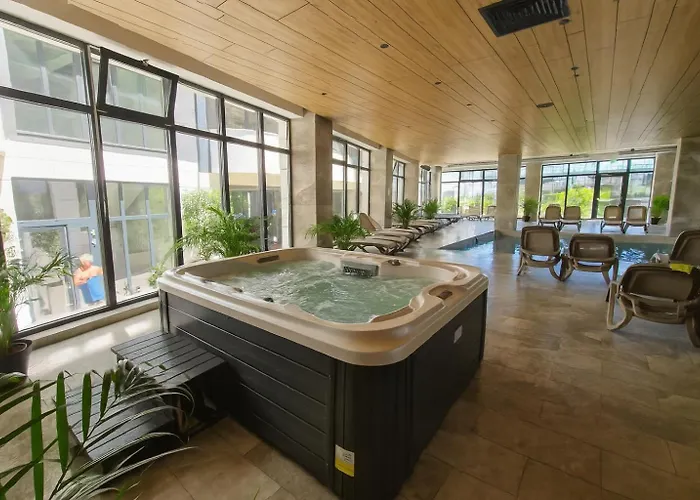 C3 - Alezzi Odyssey Pool & 3*