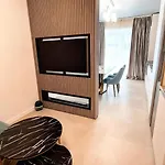 Aparthotel C3 - Alezzi Odyssey Pool &
