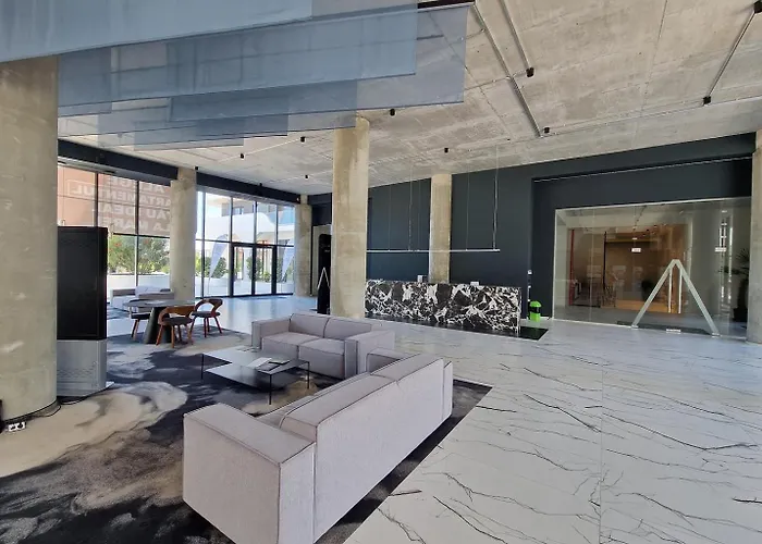 C3 - Alezzi Odyssey Pool & Ξενοδοχείο με διαμερίσματα 3*