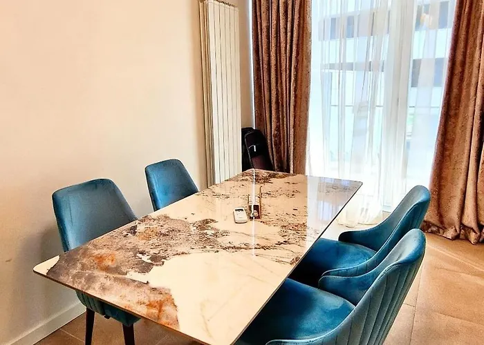 Ξενοδοχείο με διαμερίσματα C3 - Alezzi Odyssey Pool & Năvodari